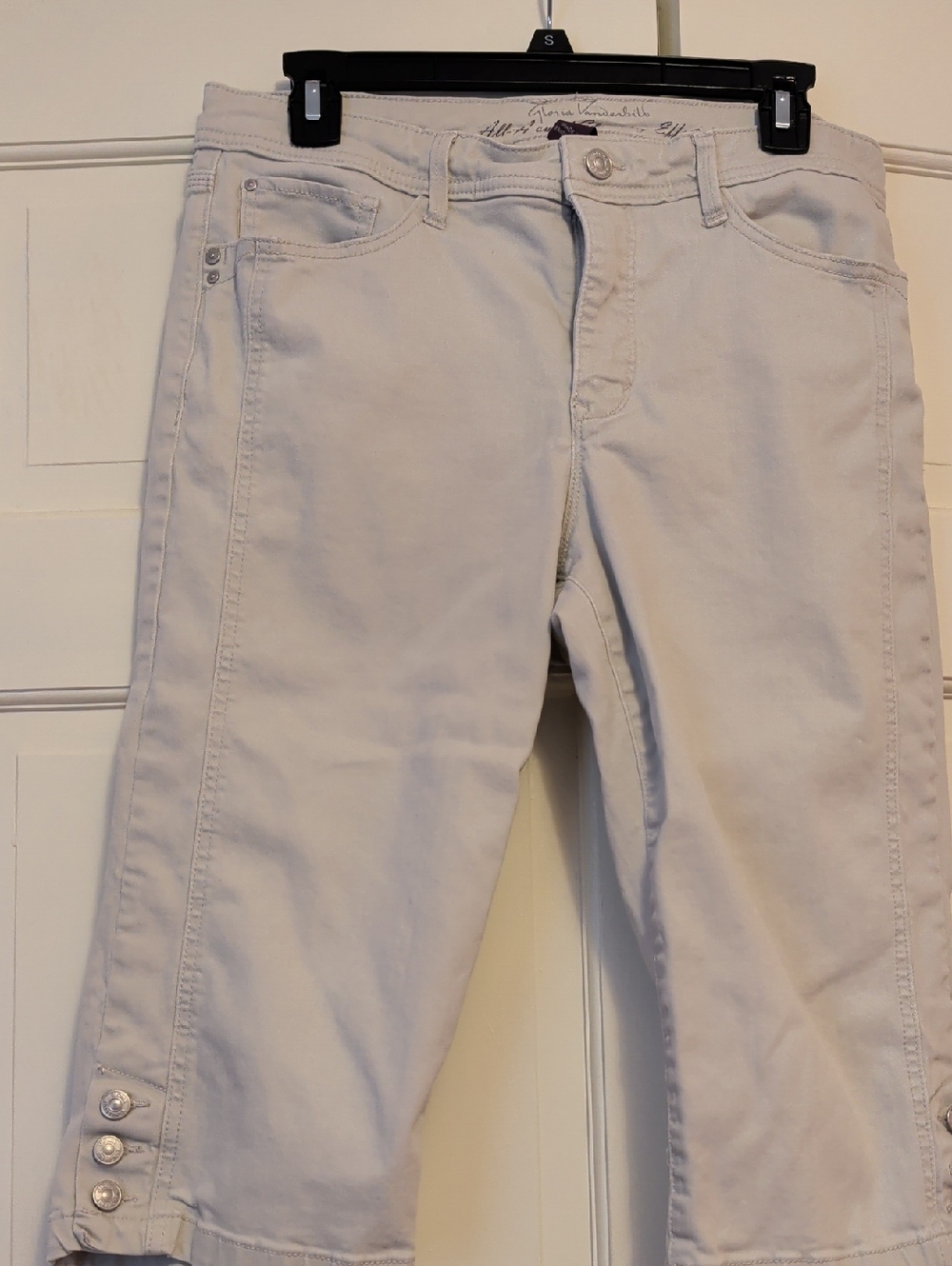 Gloria Vanderbilt Cream Cropped Pants with Side Button Detail